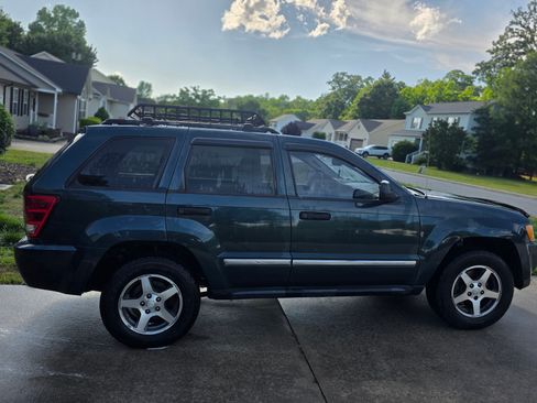 Used 2005 Jeep Grand Cherokee Laredo image 4