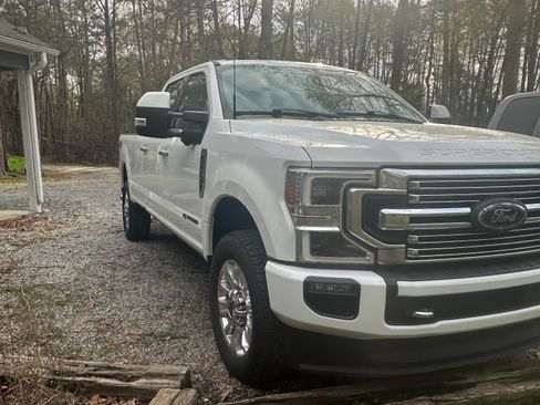 Used 2022 Ford F250 Limited image 4