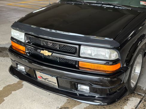 Used 2002 Chevrolet S10 Pickup LS w/ LS Preferred Equipment Group image 14