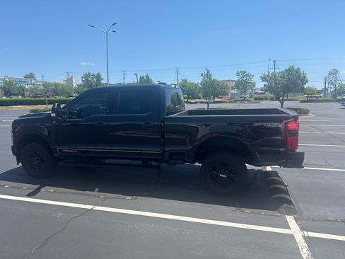 Used 2024 Ford F250 XLT w/ XLT Premium Package AWD/4WD image 13
