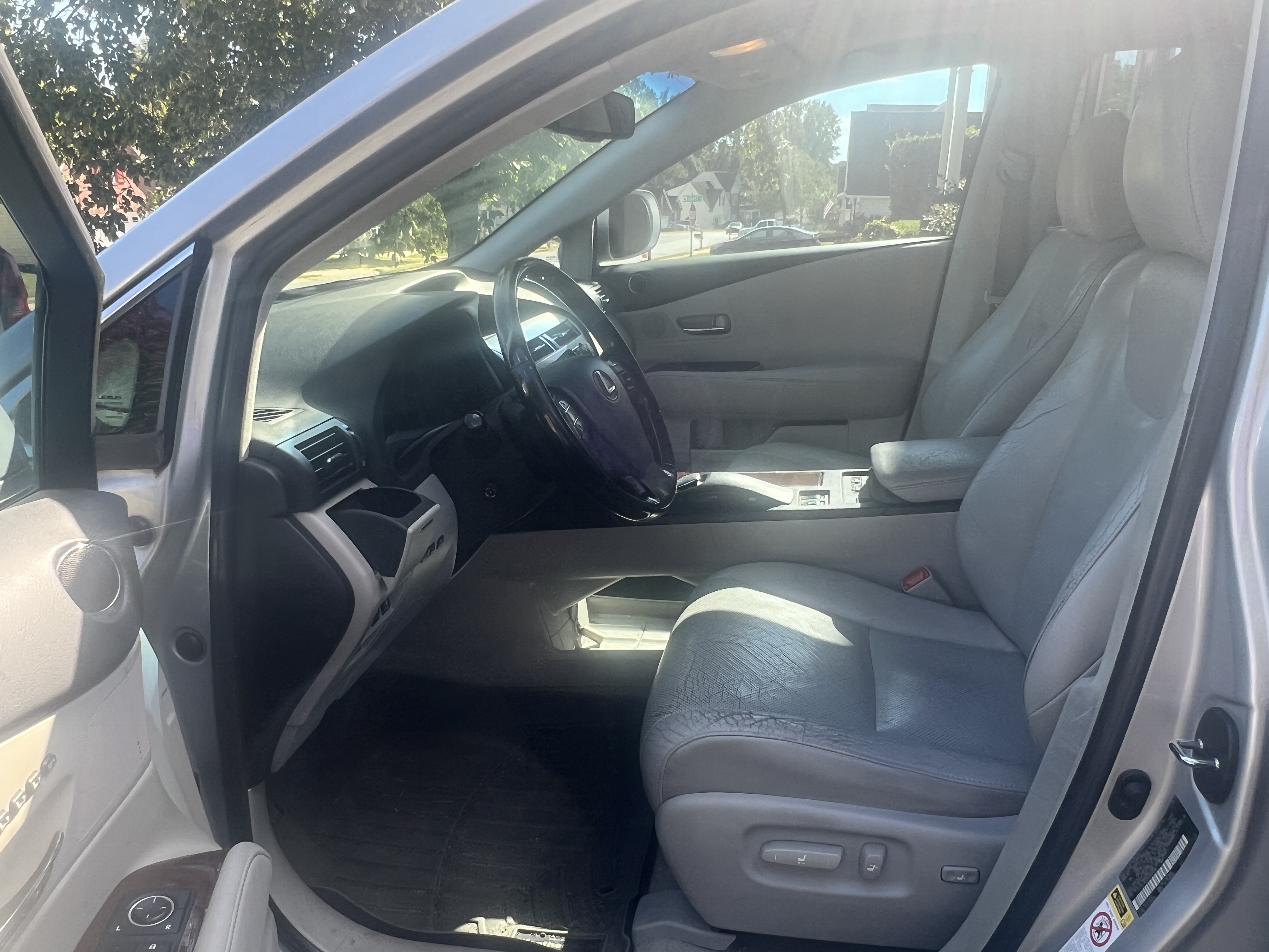 Used 2012 Lexus RX 350 FWD w/ Premium Pkg image 9
