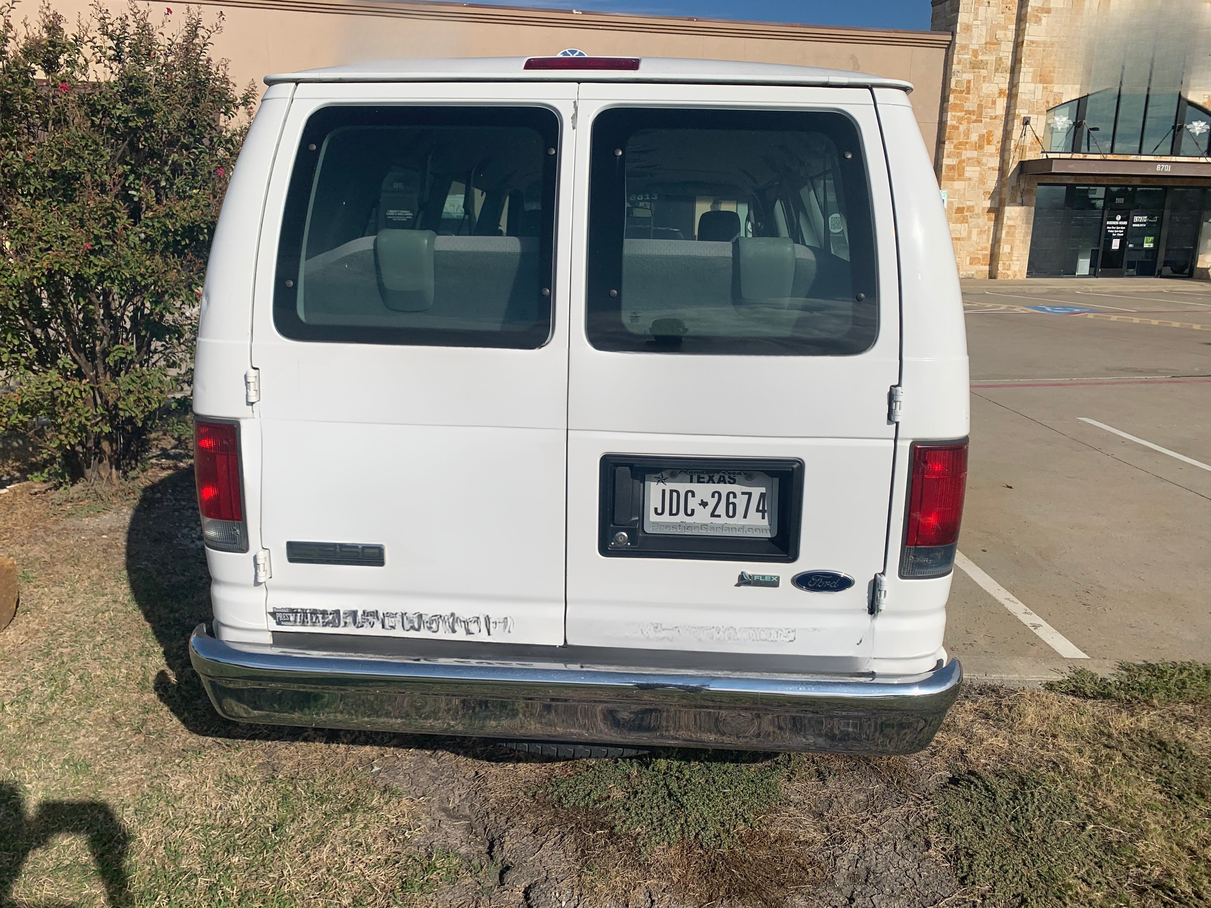 Used 2009 Ford E-350 and Econoline 350 XLT RWD image 5