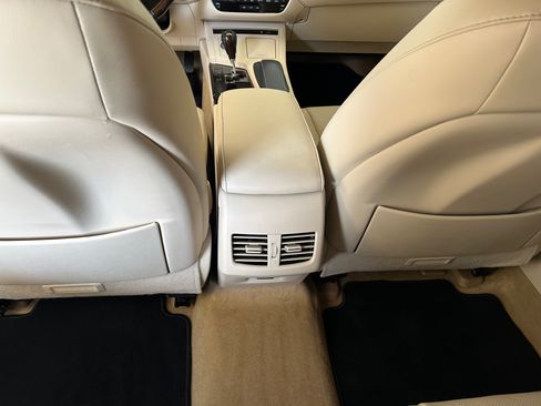 Used 2014 Lexus ES 350 w/ Premium Package FWD image 11