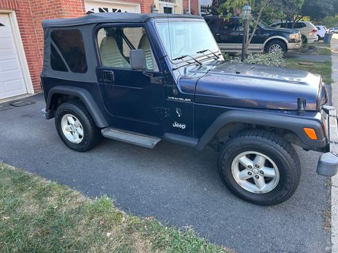 Used 1998 Jeep Wrangler SE image 4