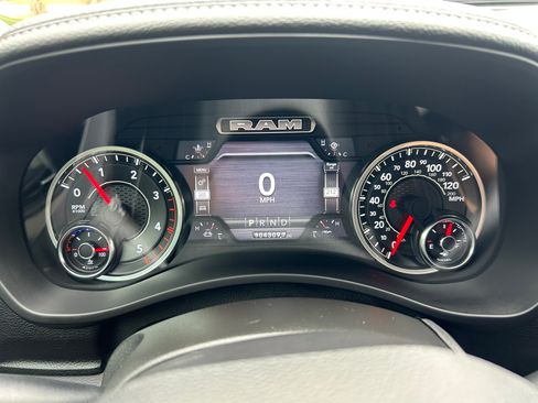 Used 2024 RAM 3500 Laramie AWD/4WD image 20