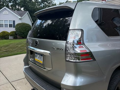 Used 2021 Lexus GX 460 Premium w/ Premium Package AWD/4WD image 5
