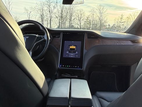 Used 2020 Tesla Model X AWD/4WD image 9
