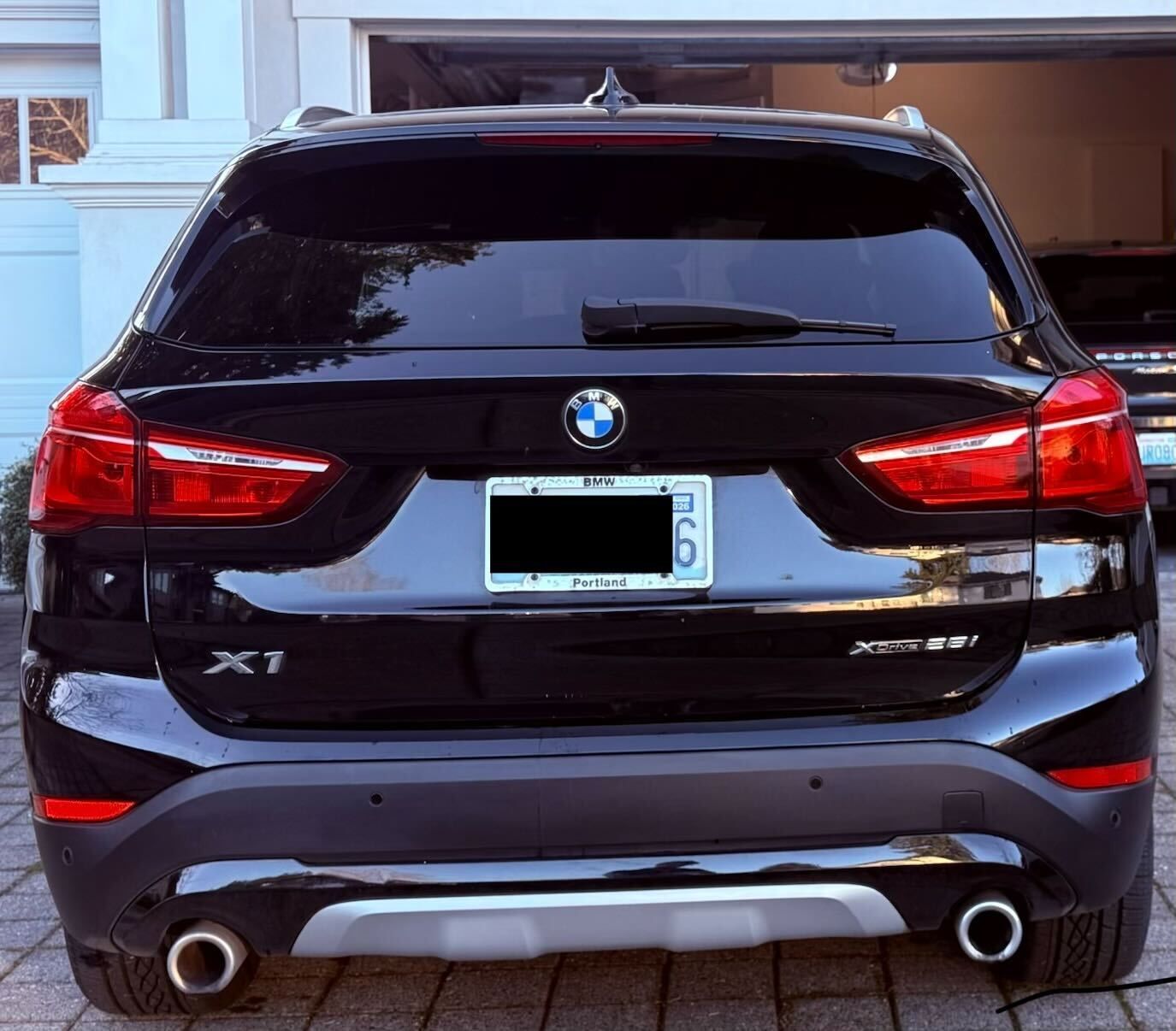 Used 2020 BMW X1 xDrive28i w/ Convenience Package AWD/4WD image 2