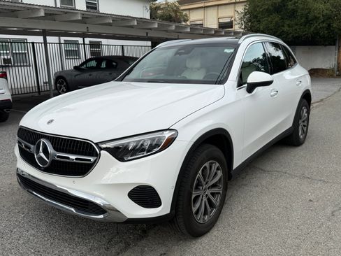 Used 2024 Mercedes-Benz GLC 300 4MATIC image 31