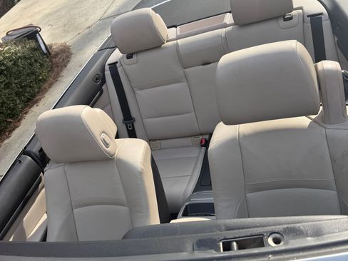 Used 2011 BMW 335i Convertible image 13