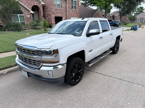Used 2017 Chevrolet Silverado 1500 LT w/ Texas Edition RWD image 17