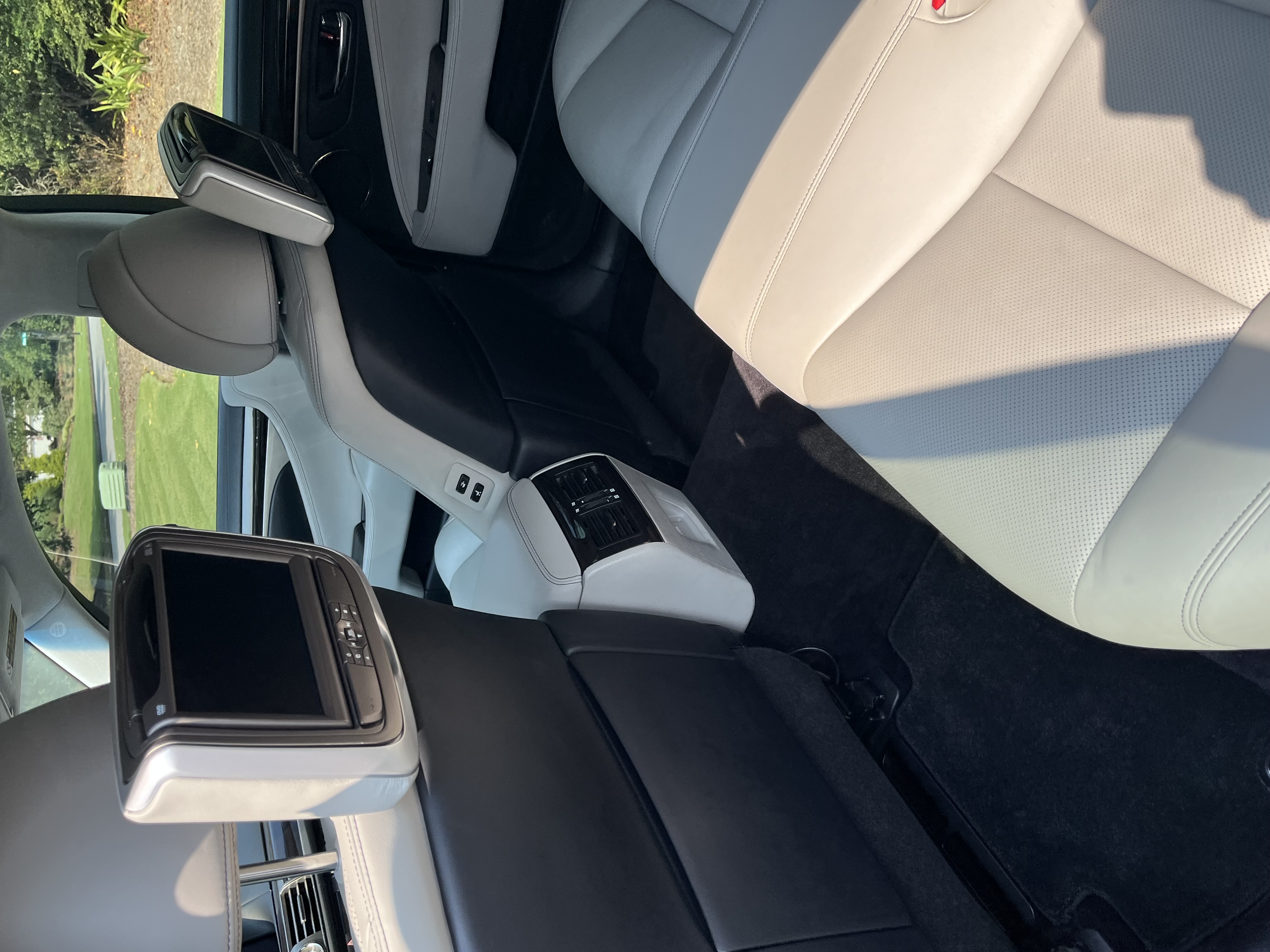 Used 2014 Lexus LS 460 w/ Comfort Package RWD image 14