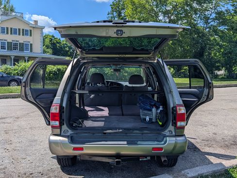 Used 2004 Nissan Pathfinder SE w/ (POP) SE Popular Pkg RWD image 6
