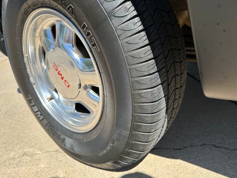 Used 2002 Chevrolet Silverado 1500 LS w/ Electrical Convenience Pkg image 11