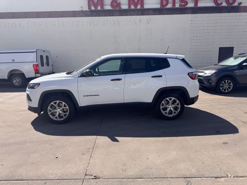 Used 2024 Jeep Compass Sport AWD/4WD image 1