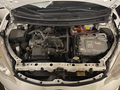 Used 2012 Toyota Prius C Four FWD image 16