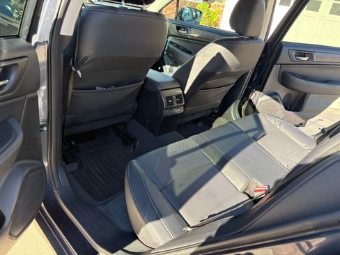 Used 2017 Subaru Outback 2.5i Limited image 11