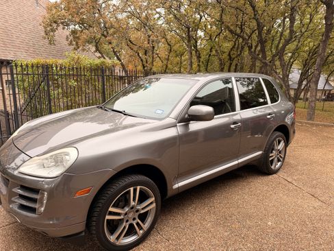 Used 2010 Porsche Cayenne image 13