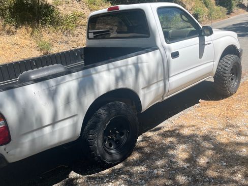 Used 2002 Toyota Tacoma 2WD Regular Cab w/ Enhancement Pkg image 5
