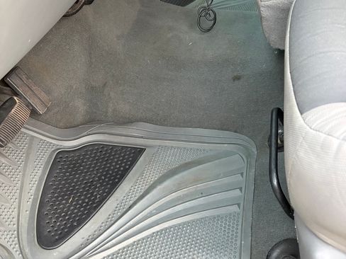 Used 2004 Ford F250 XLT image 13