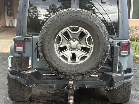 Used 2014 Jeep Wrangler Unlimited Rubicon w/ Connectivity Group image 18