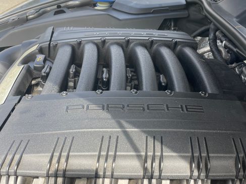 Used 2014 Porsche Cayenne Platinum Edition image 16