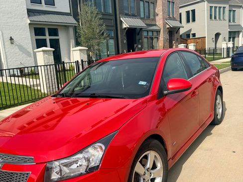 Used 2012 Chevrolet Cruze LT w/ RS Package FWD image 4
