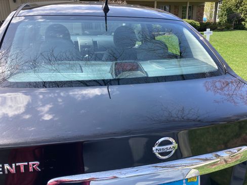 Used 2010 Nissan Sentra 2.0 S w/ Convenience Pkg FWD image 15