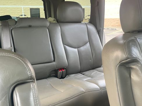 Used 2005 Chevrolet Tahoe Z71 w/ Preferred Equipment Group image 6