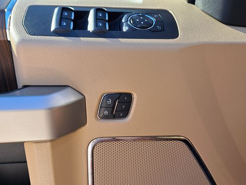 Used 2016 Ford F150 Lariat w/ Equipment Group 502A Luxury image 9