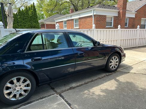 Used 2008 Cadillac DTS FWD image 9