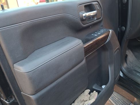 Used 2023 GMC Sierra 3500 SLE w/ SLE Convenience Package image 15