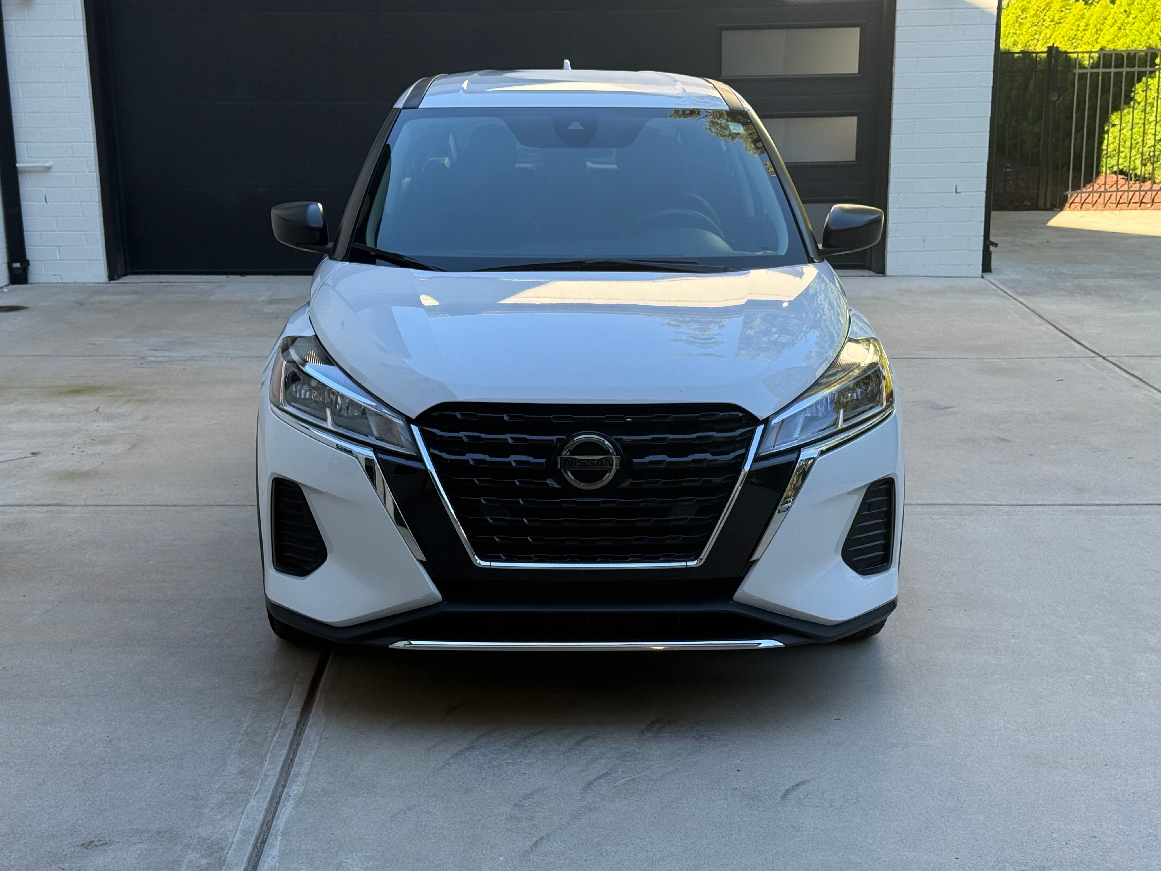 Used 2021 Nissan Kicks S FWD image 1