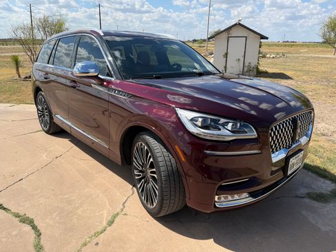Used 2022 Lincoln Aviator Black Label AWD/4WD image 2