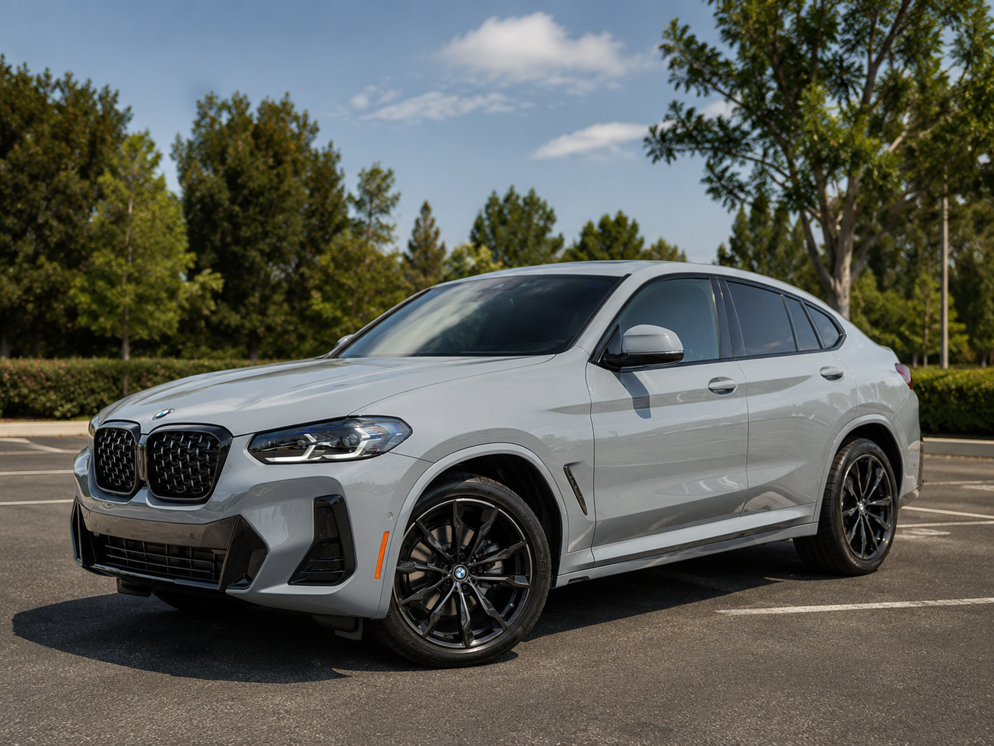 Used 2023 BMW X4 xDrive30i w/ M Sport Package AWD/4WD image 1