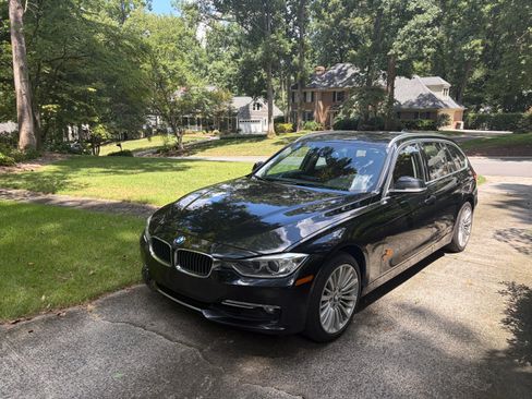 Used 2014 BMW 328i xDrive Wagon AWD/4WD image 2