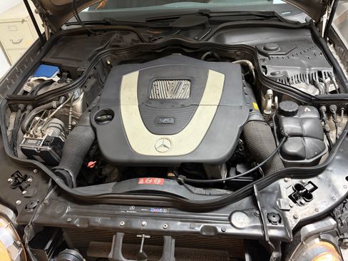 Used 2008 Mercedes-Benz E 350 4MATIC Sedan image 18