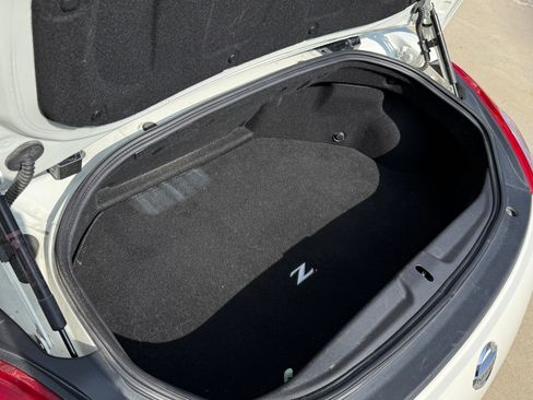 Used 2016 Nissan 370Z Touring image 21