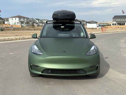 Used 2023 Tesla Model Y Long Range image 1