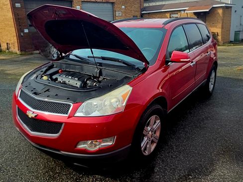 Used 2012 Chevrolet Traverse LT image 4