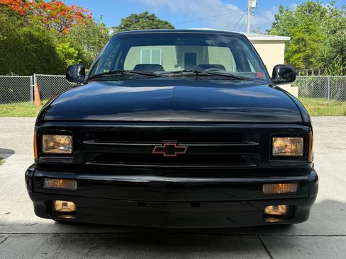 Used 1995 Chevrolet S10 Pickup 2WD Regular Cab image 1