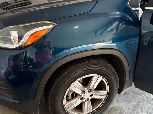 Used 2020 Chevrolet Trax LT FWD image 4