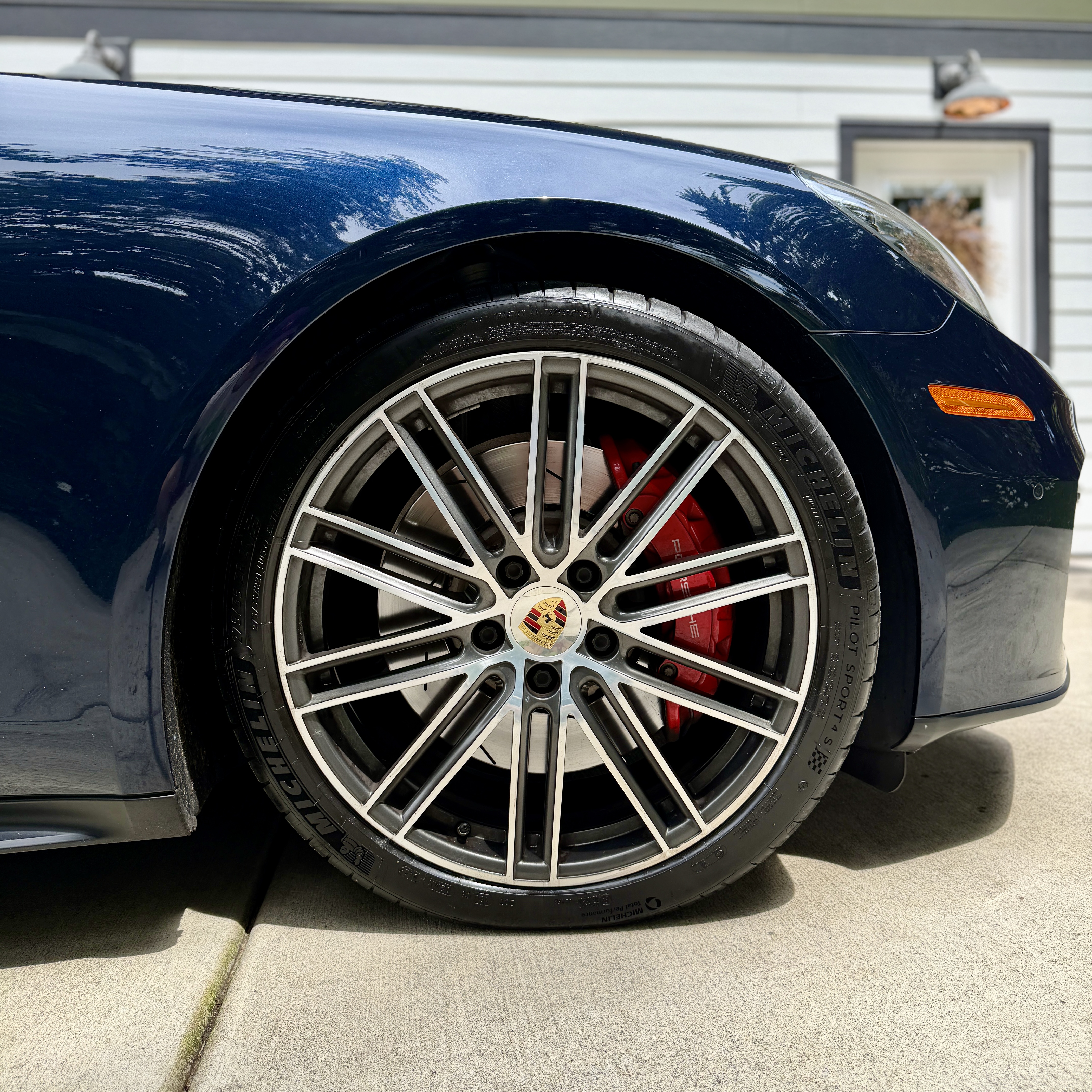 Used 2019 Porsche Panamera GTS AWD/4WD image 5