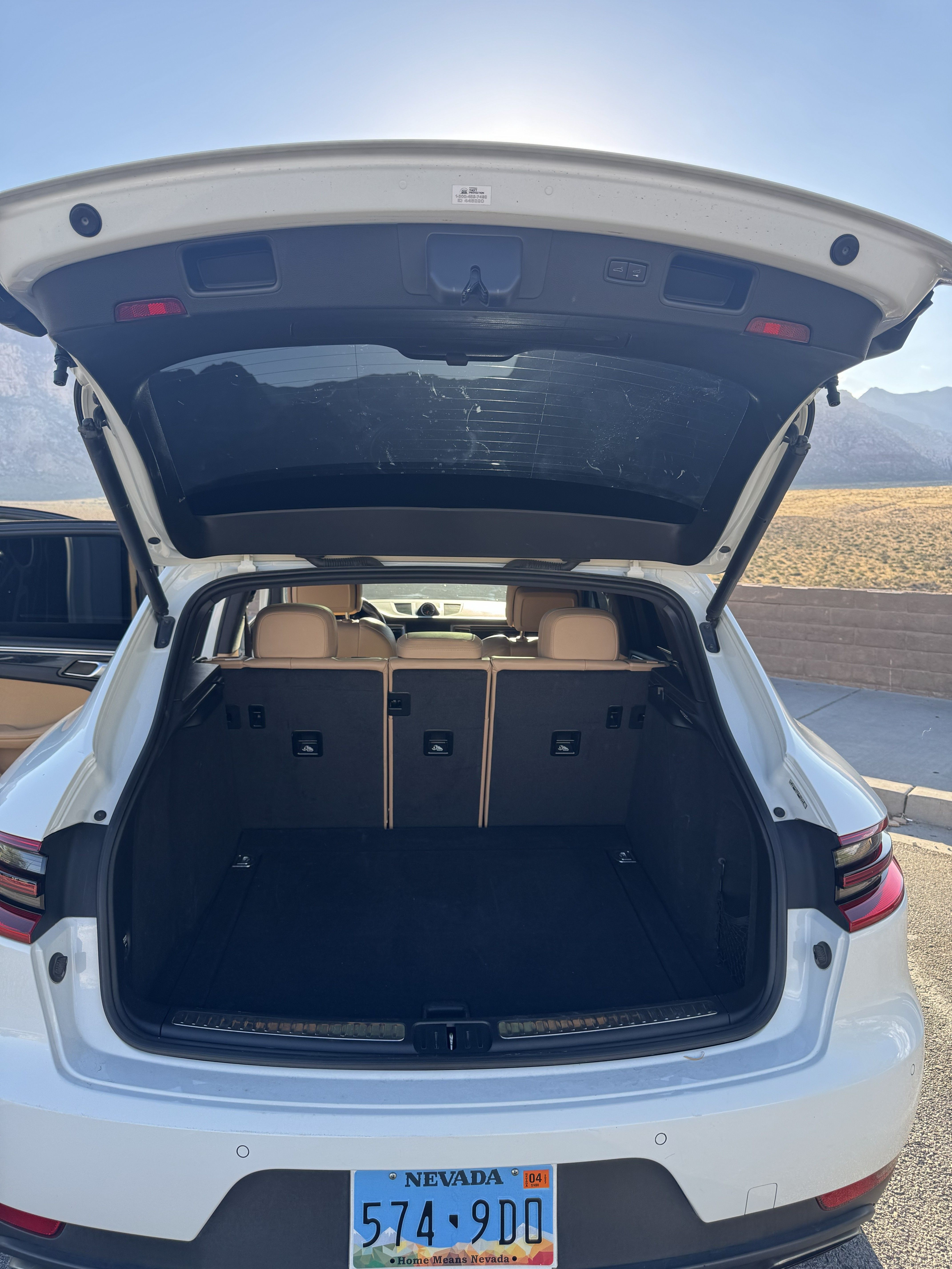 Used 2018 Porsche Macan Sport Edition AWD/4WD image 4
