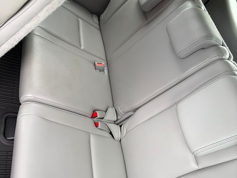 Used 2016 Toyota Highlander XLE AWD/4WD image 17