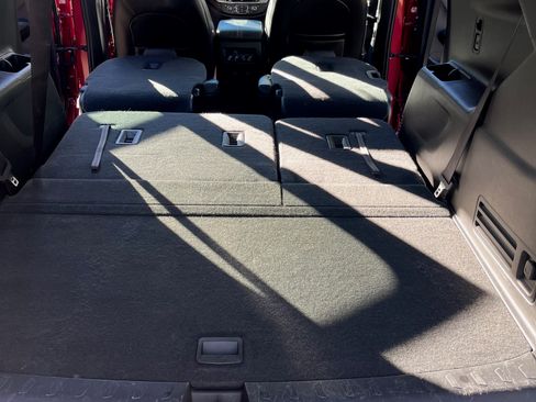 Used 2018 Chevrolet Traverse Premier image 13