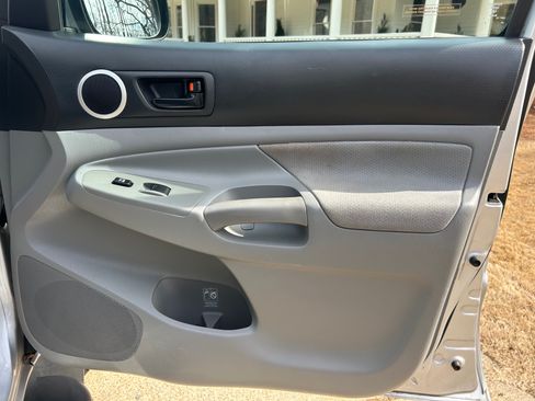 Used 2011 Toyota Tacoma PreRunner w/ SR5 Pkg #2 image 14