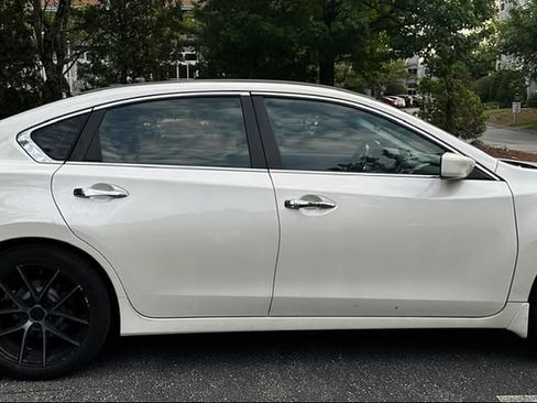 Used 2014 Nissan Altima 2.5 SV FWD image 12