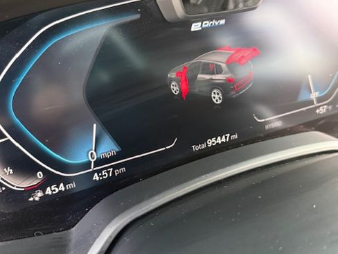 Used 2021 BMW X5 xDrive45e w/ Executive Package image 24