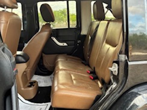 Used 2013 Jeep Wrangler Unlimited Sahara w/ Connectivity Group image 13